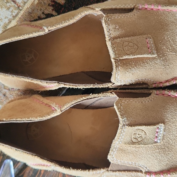 Women's Ariat slip on cruisers. (6) - Picture 6 of 10